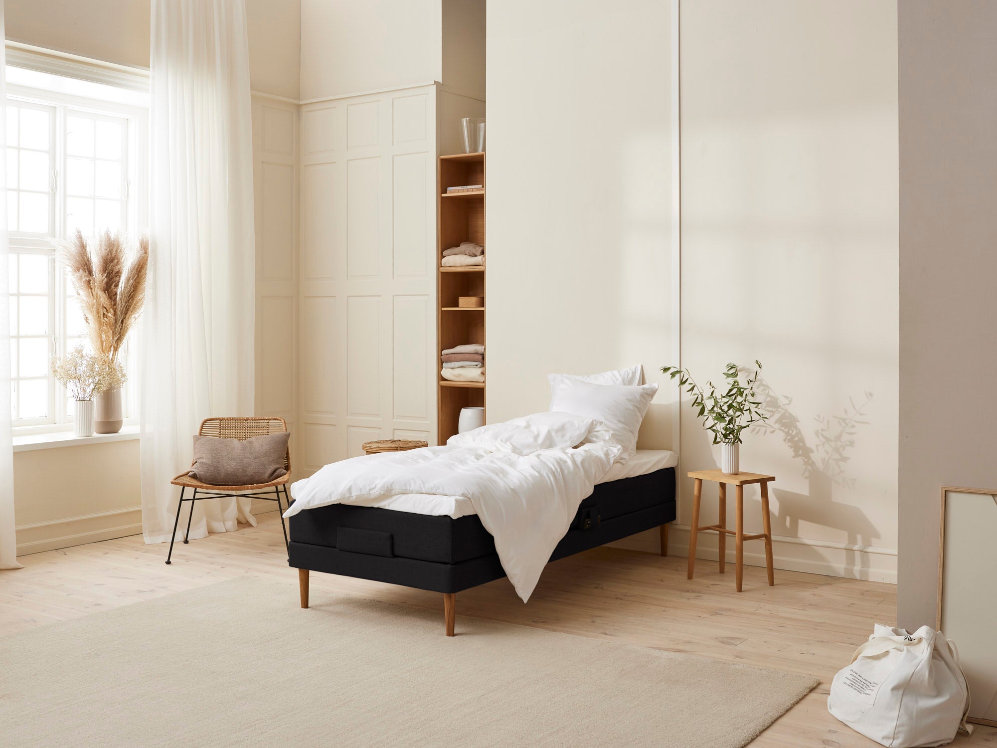 Fabrikkens Trykaflastende   Elevation  Sort  90x210 Cm